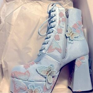 Take me away butterfly platform boots Sugar Thrillz